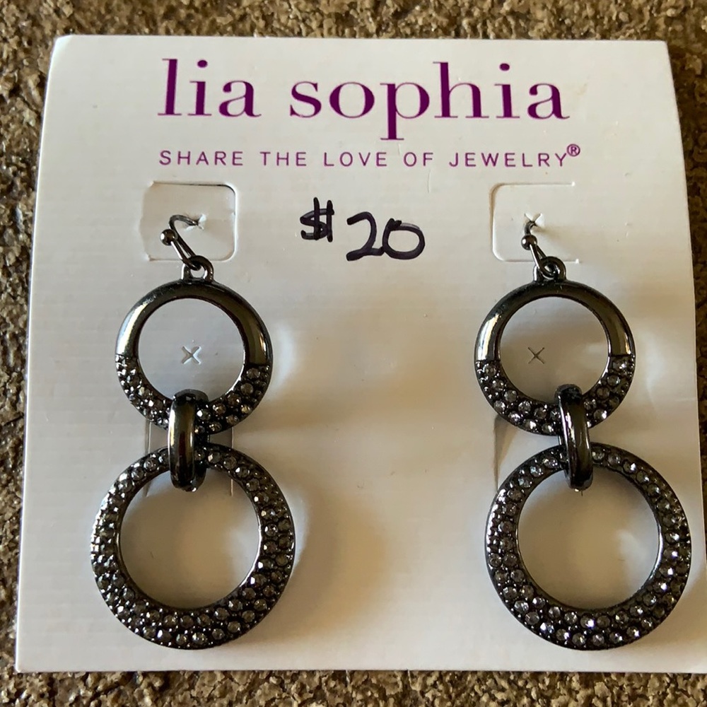 Loa Sophia black hematite drop earrings